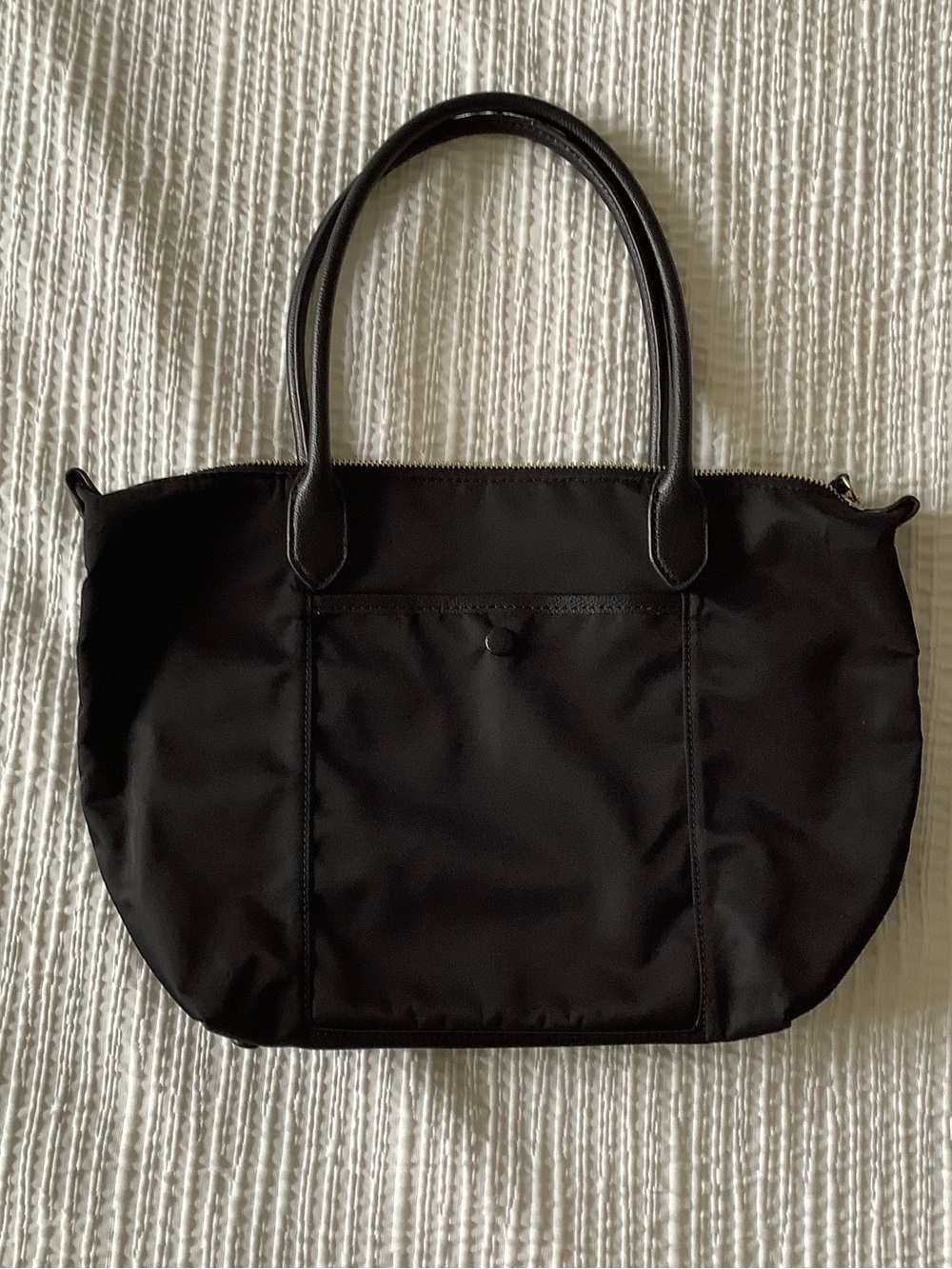 Classic Black Medium Tote with Front Pocket